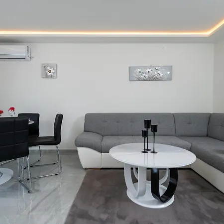 Apartment Lili Near The Porec