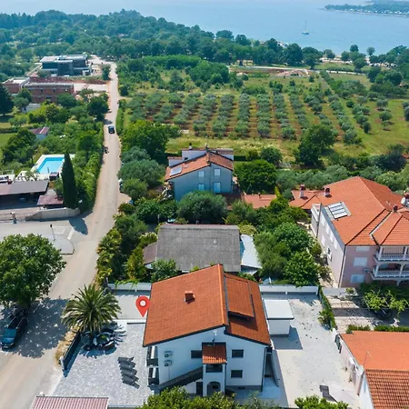 Apartment Lili Near The Porec
